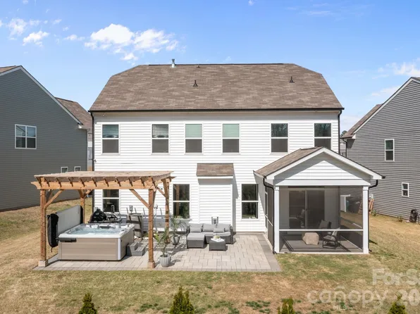 154 Cotton Field Dr, Statesville, NC 28677