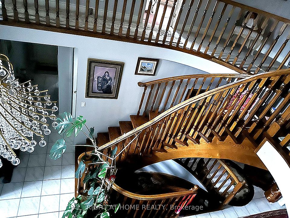 2nd image of 32 Creston Rd