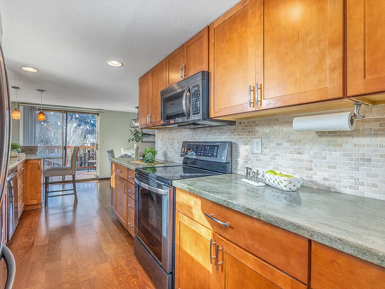 2228 E Roanoke Dr — Photo 19