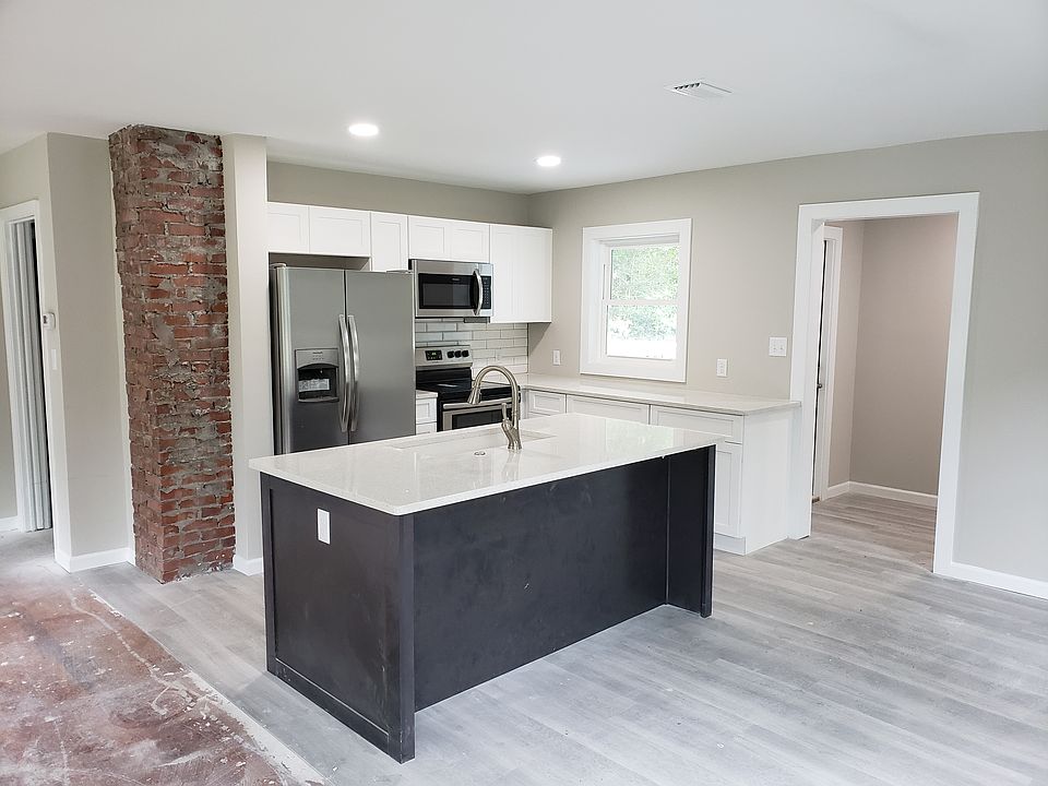 1st image of 2213 Oriole St