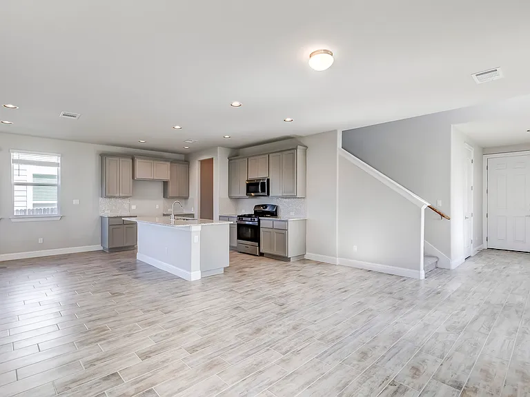 113 Riverhill Dr — Photo 8