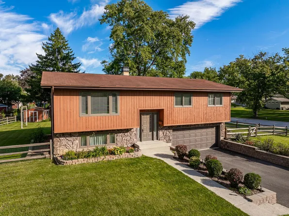 588 Kohley Rd, Lisle, IL 60532