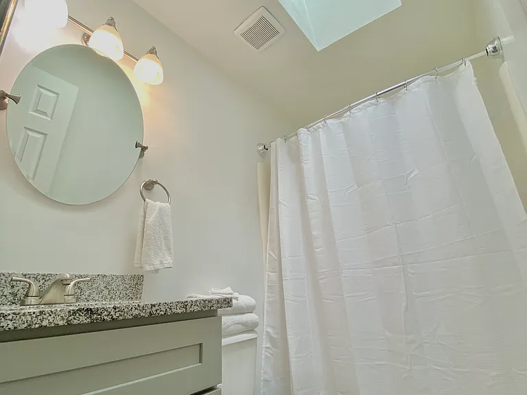 5530 Campus Dr — Photo 11