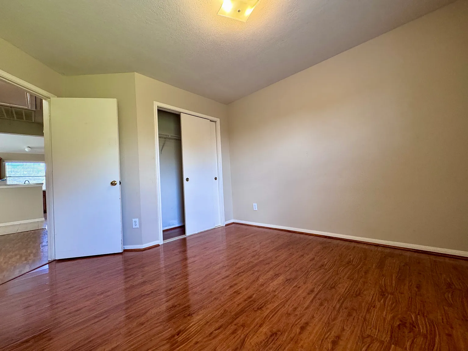3 bed, 1904 sqft, $2,000 — Photo 2