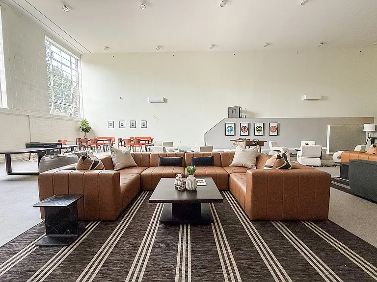 Pulaski Lofts — Photo 12