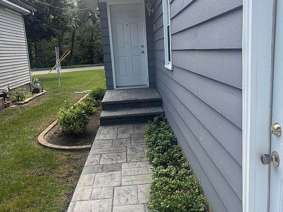 4th image of 724 Harmony Ln