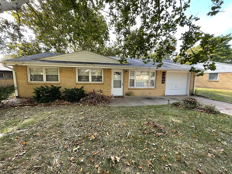 1733 Winne Dr — Photo 1
