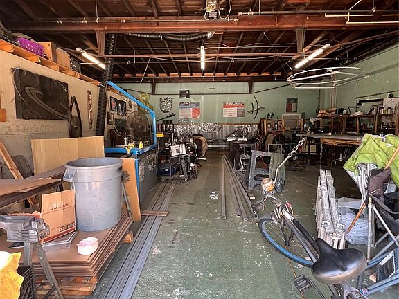 5th image of 2514 Church St