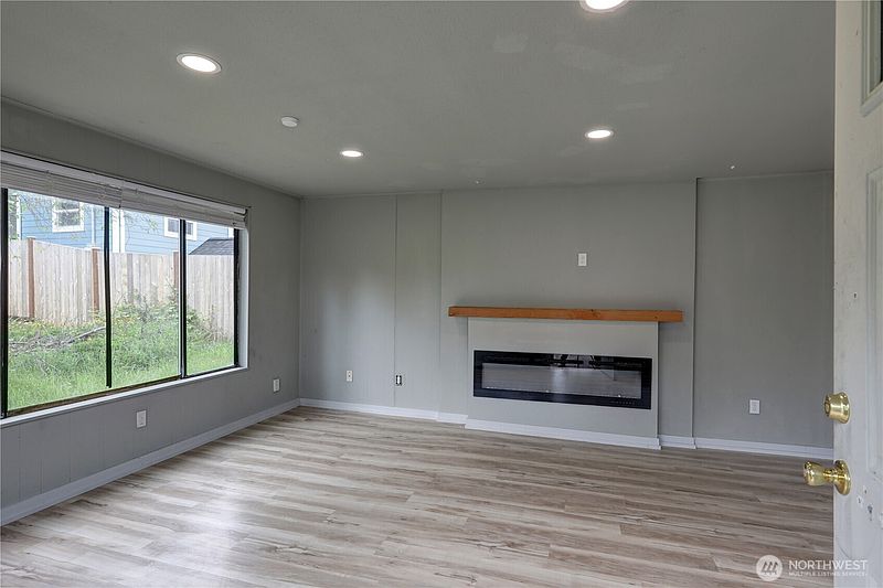 4th image of 4609 S Thompson Avenue