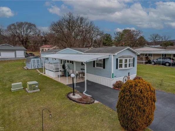 11 Stacey Dr, Walnutport, PA 18088