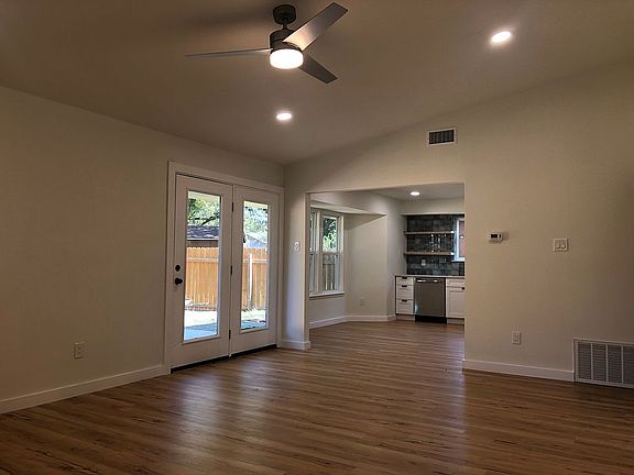 3rd image of 5508 Hibiscus Dr