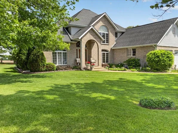 4802 Pipers Way, Roscoe, IL 61073