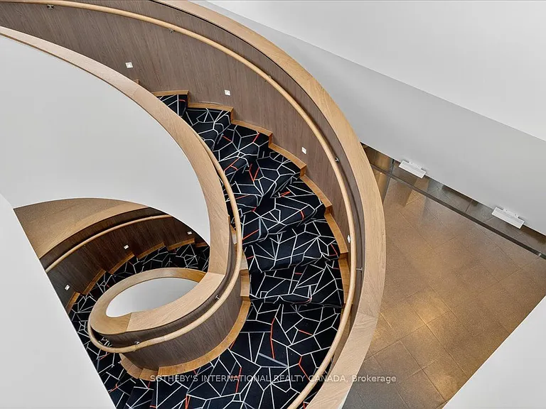 10 York St #2105 — Photo 35