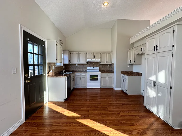 14710 Hardy St — Photo 22
