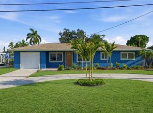 9460 Treasure Ln NE, Saint Petersburg, FL 33702