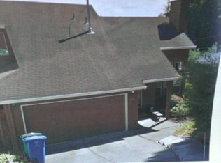 1838 SW Moss St, Portland, OR 97219