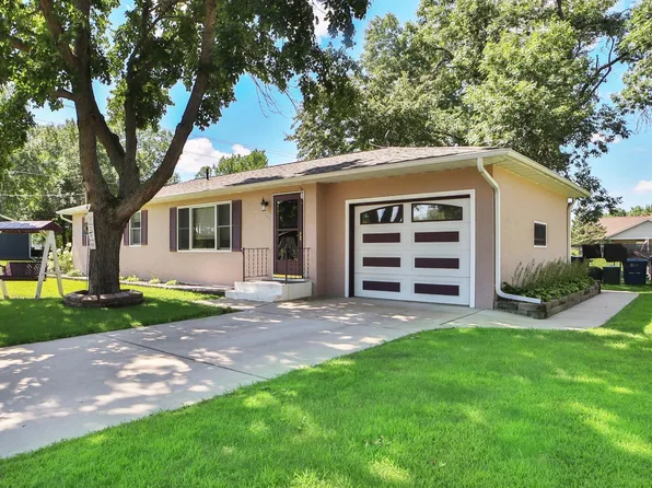 818 6th St SE, Little Falls, MN 56345