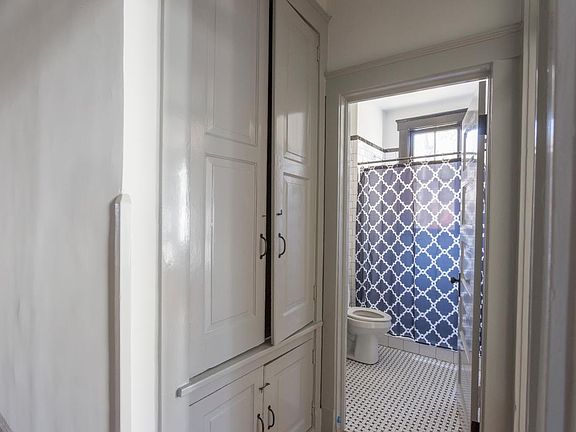 5th image of 2411 Habersham St APT 1