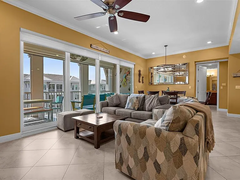 395 Aruba Cir #401 — Photo 6