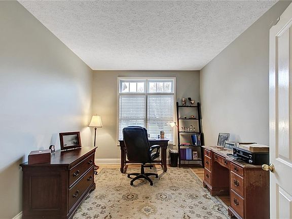 5th image of 14699 Rosebud Dr
