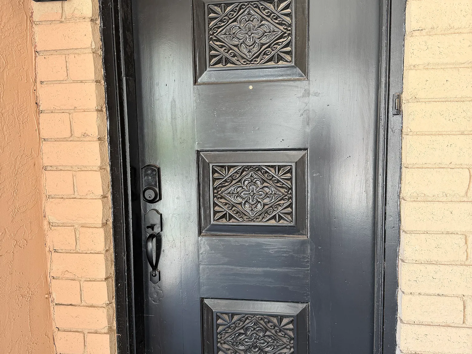 217 E Castellano Dr — Photo 2