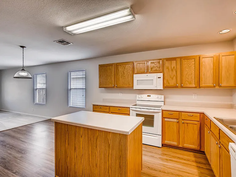 3827 Ponderosa Bnd — Photo 7