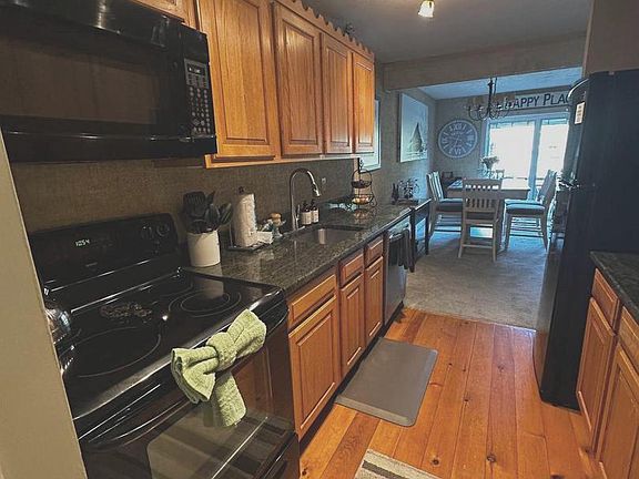 3rd image of 306 Snow Ridge Cir