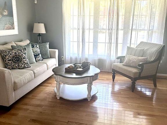 4th image of 49 Eagle Dr