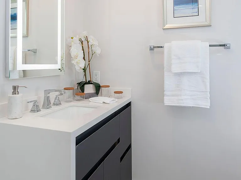 1059 Elm Ave #103 — Photo 9