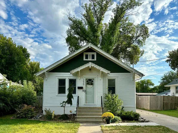 1620 8th Ave S, Fargo, ND 58103