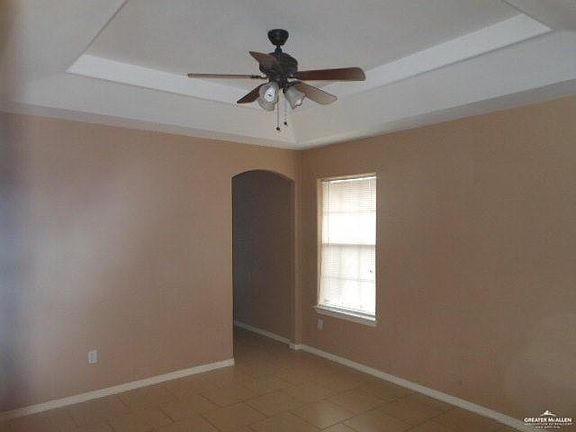 4th image of 702 Jade St