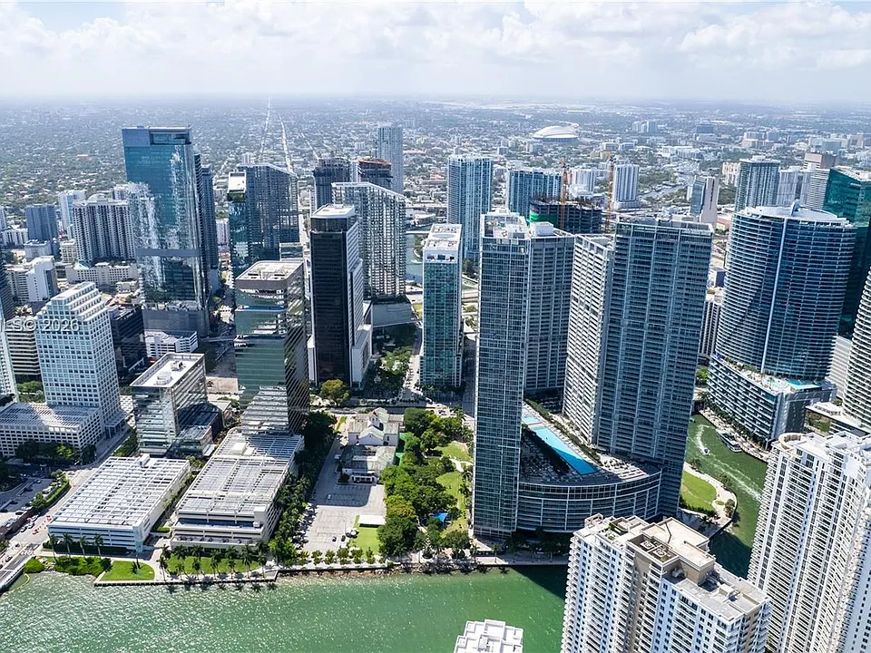 495 Brickell Ave #4609