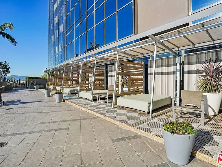 1100 Wilshire Blvd #2201 — Photo 22