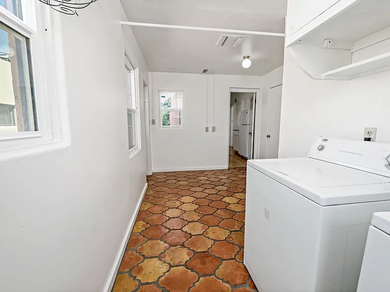 2710 E 6th St — Photo 8