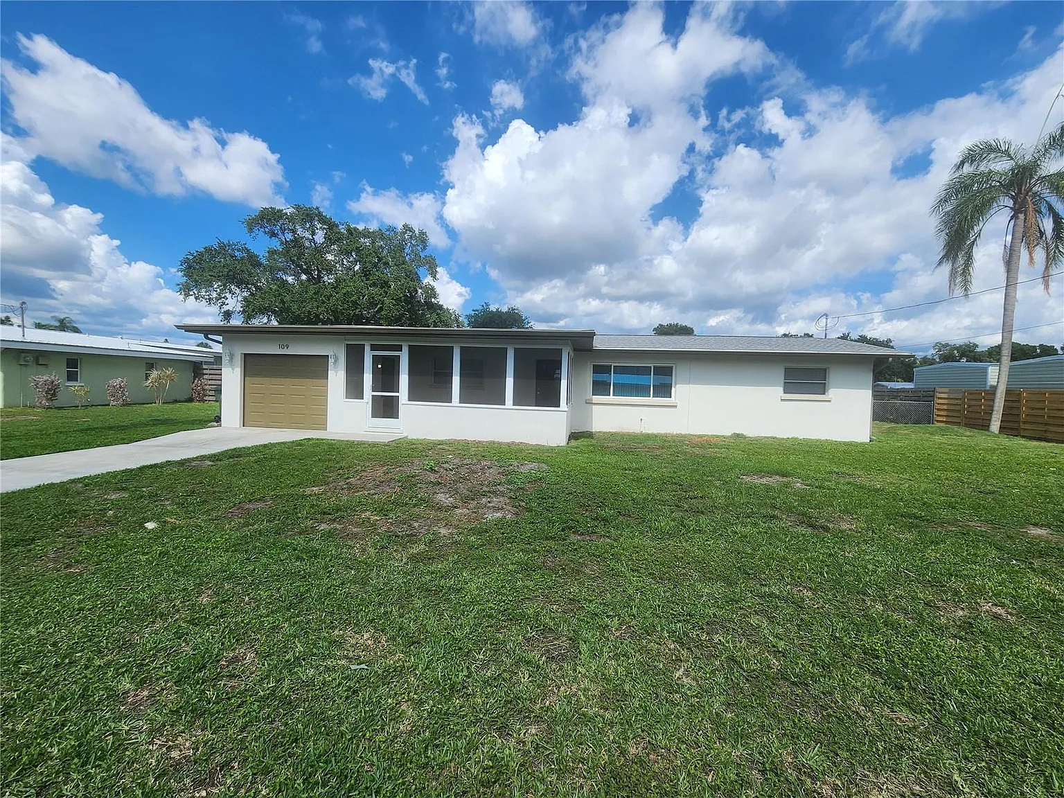 4 bed, 1200 sqft, $2,600 — Photo 1