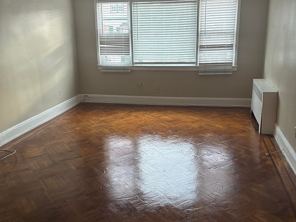 1st image of 155 W 9th St