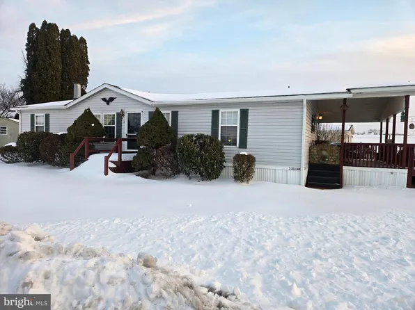 2 Log Ln, East Earl, PA 17519