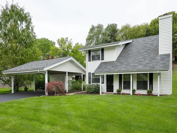 433 Briarhill Dr, Ballwin, MO 63021