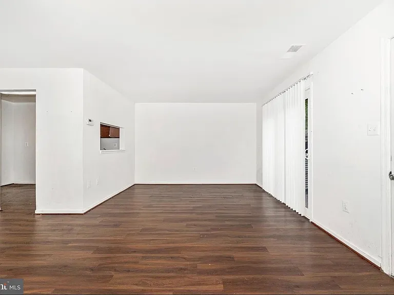 9913 Forest View Pl — Photo 3