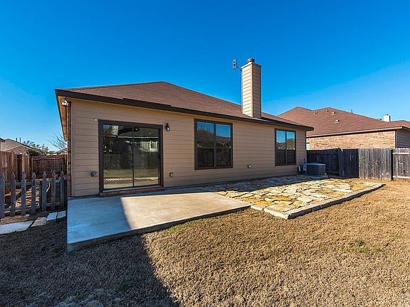 3rd image of 1004 Sussex Way