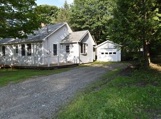 8 Edwards St, Lincoln, ME 04457