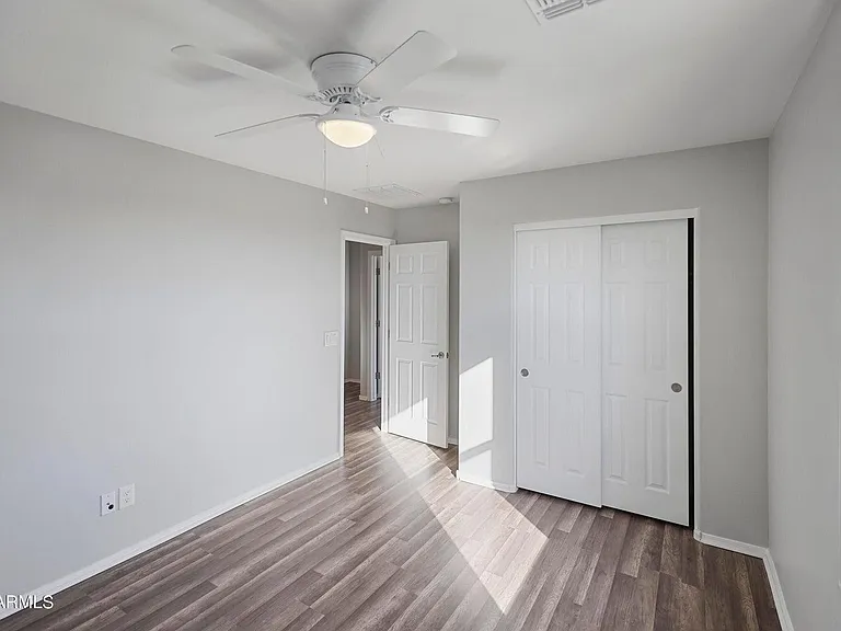 7135 W Rancho Dr — Photo 31