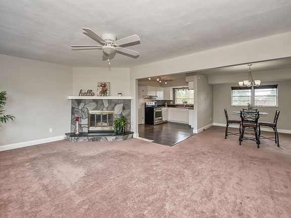 5th image of 216 Walworth Dr