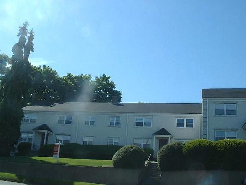One Bedroom Unit in Convenient Location