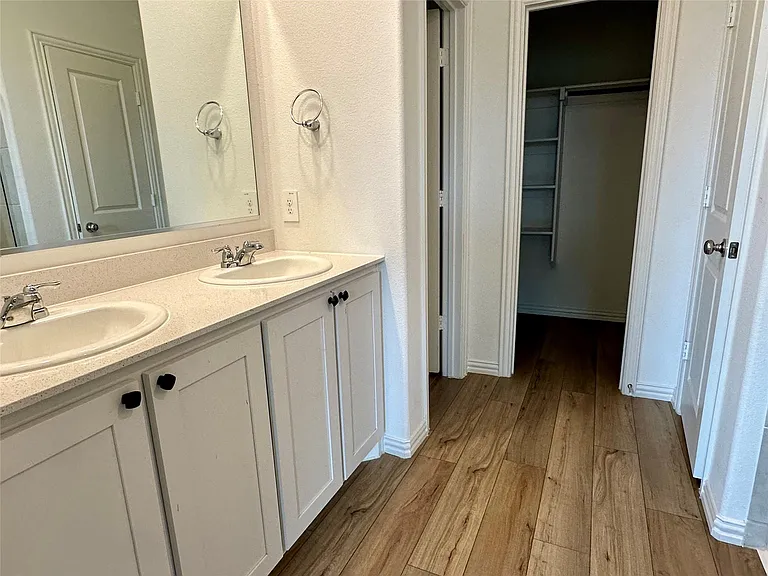 2102 Fimbry Dr — Photo 9