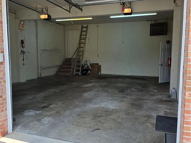 74 W Spruce St — Photo 23