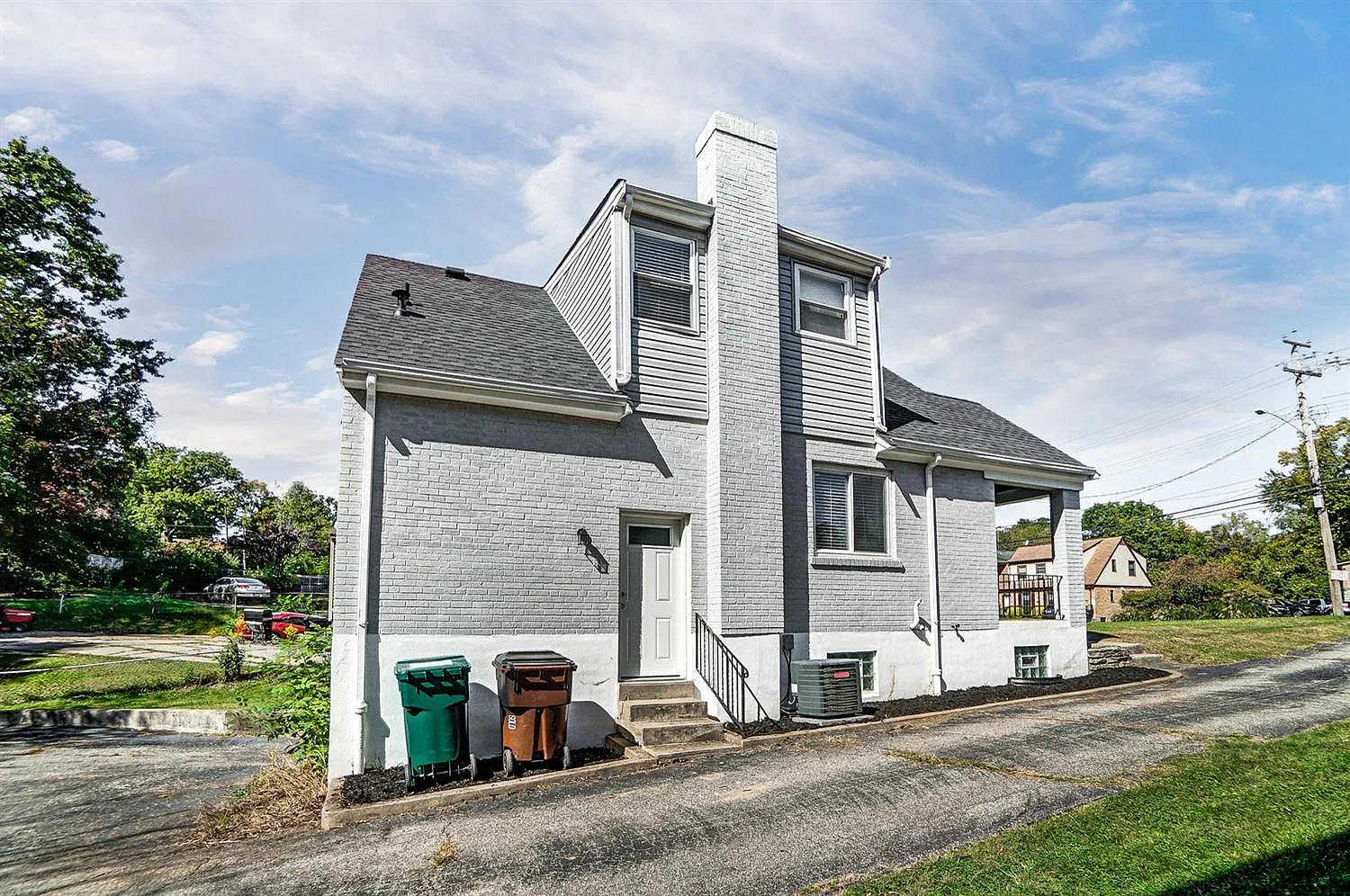 3327 Werk Rd — Photo 2