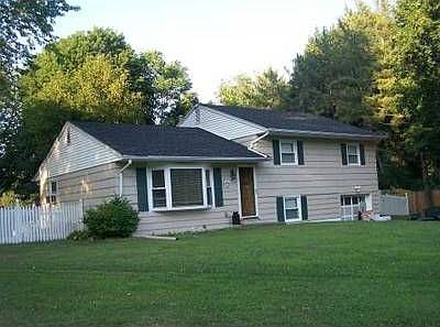 1st image of 4 Evans Ct