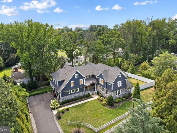 582 Jobel Dr, Haddonfield, NJ 08033