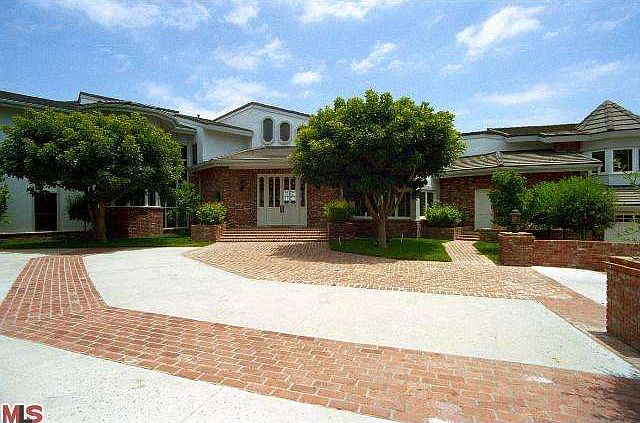 1st image of 16475 Mulholland Dr